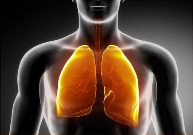 肺癌后期的外表症状什么反应  肺癌后期咳咳血，还能活多久？